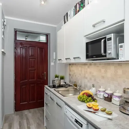 Annie Apartment